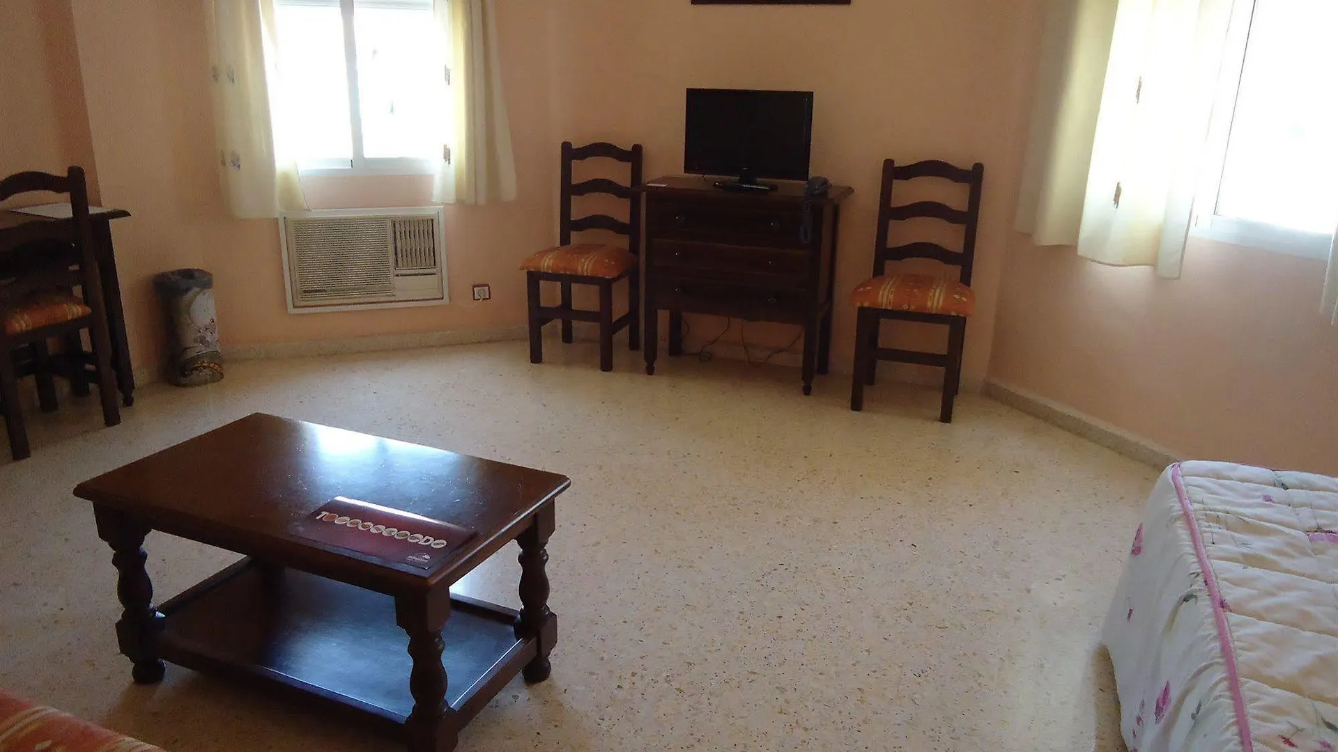 Hotel Velis Velez Malaga 3*,